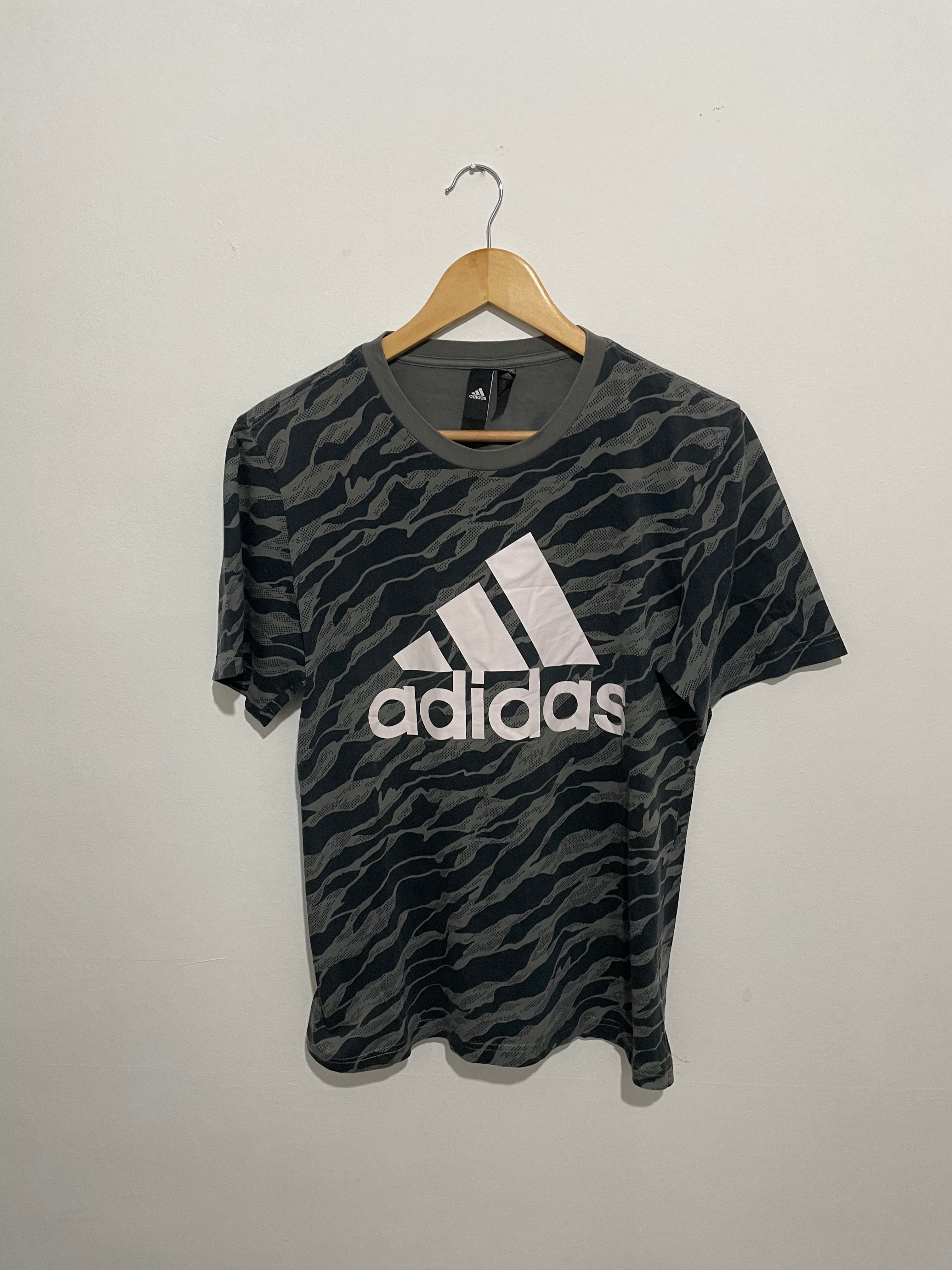 T-Shirt Adidas : M