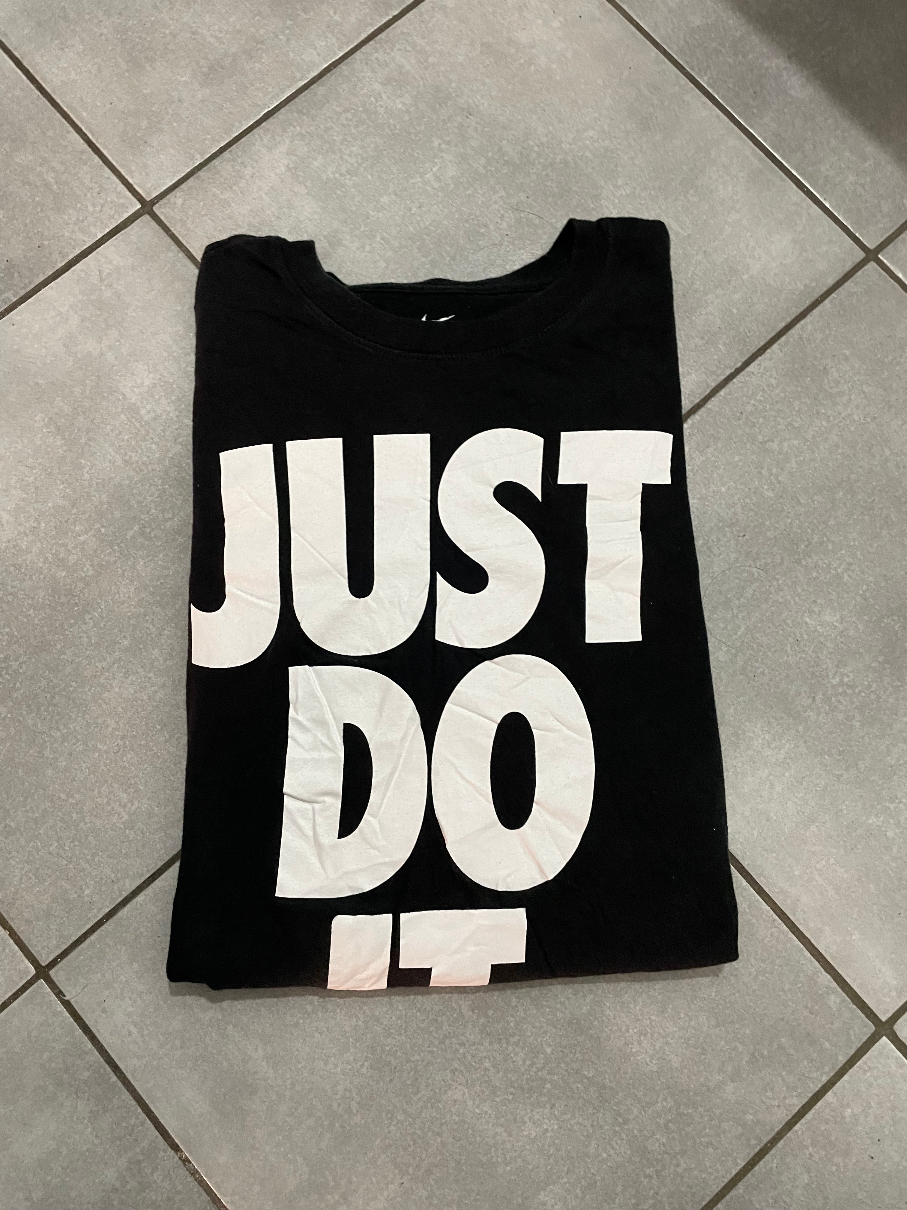 T-SHIRT NIKE : S