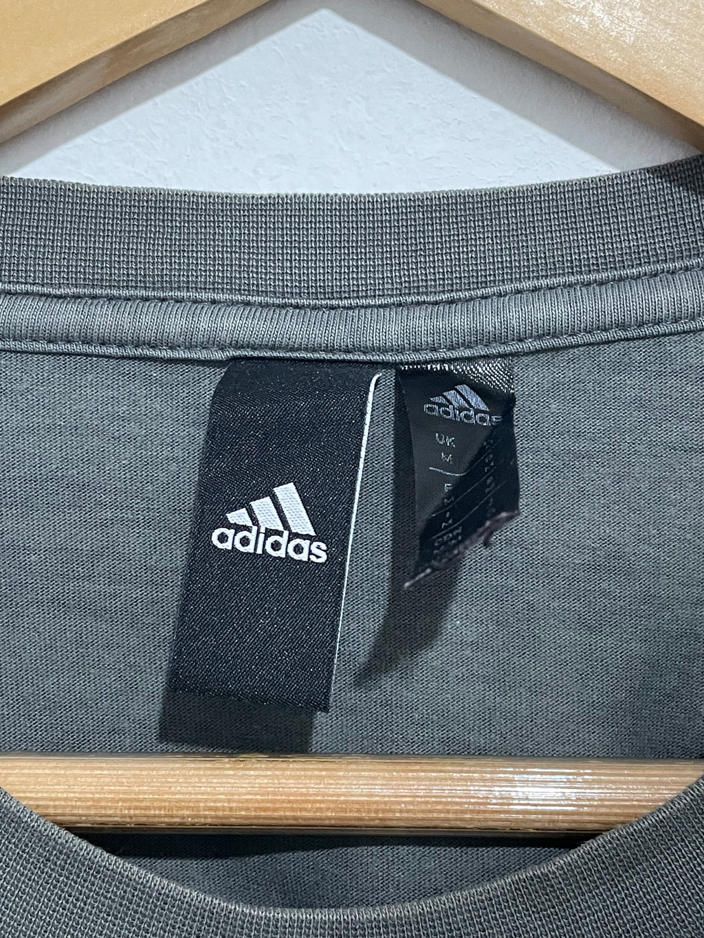 T-Shirt Adidas : M
